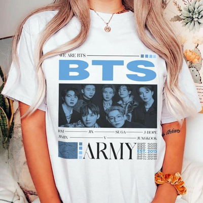 Camiseta Básica BTS We Are BTS
