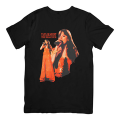 Camiseta Básica Taylor Swift Red Dress