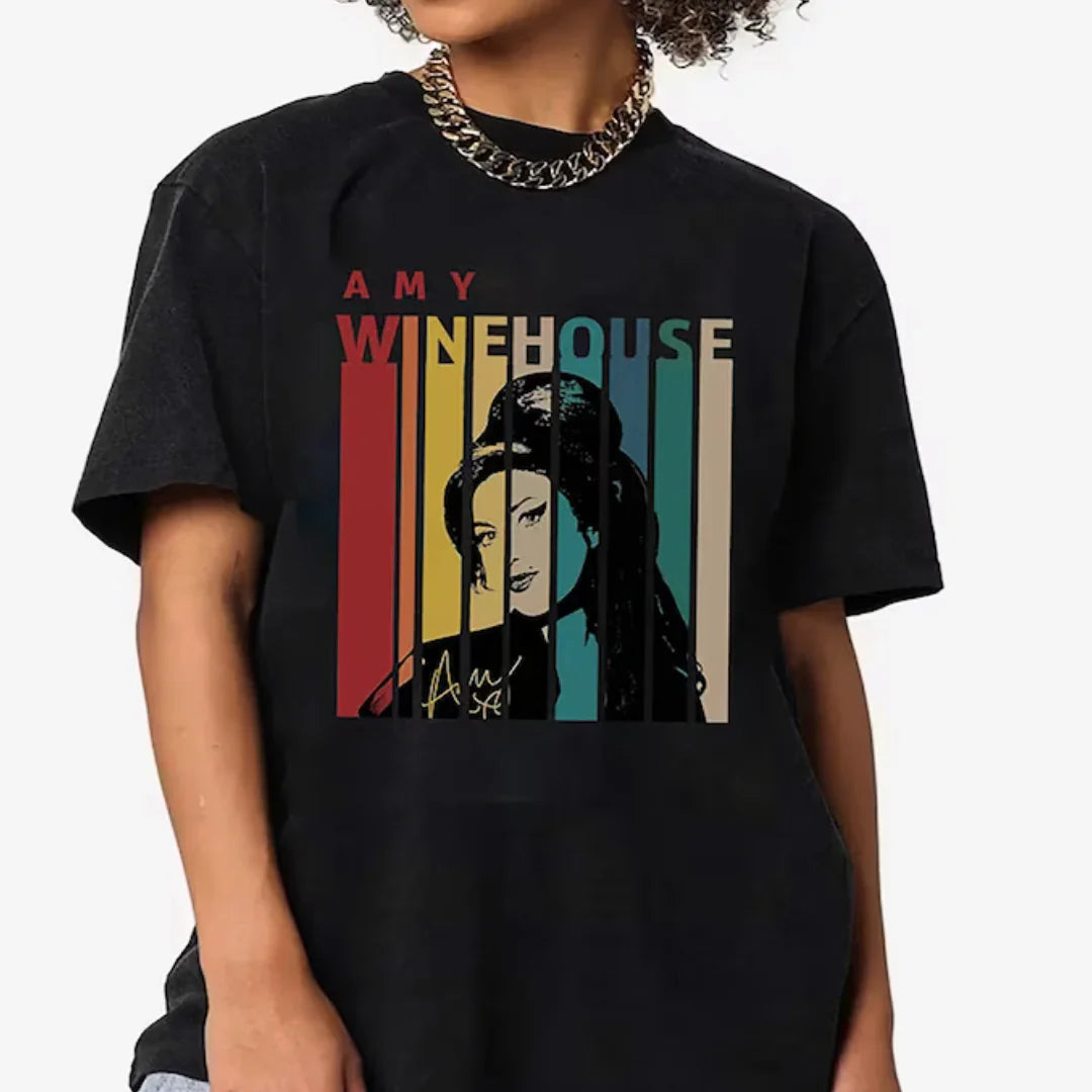 Camiseta Básica Amy Winehouse Illustrated – Saoko