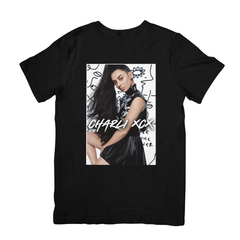 Camiseta Básica Charlie XCX Illustrated