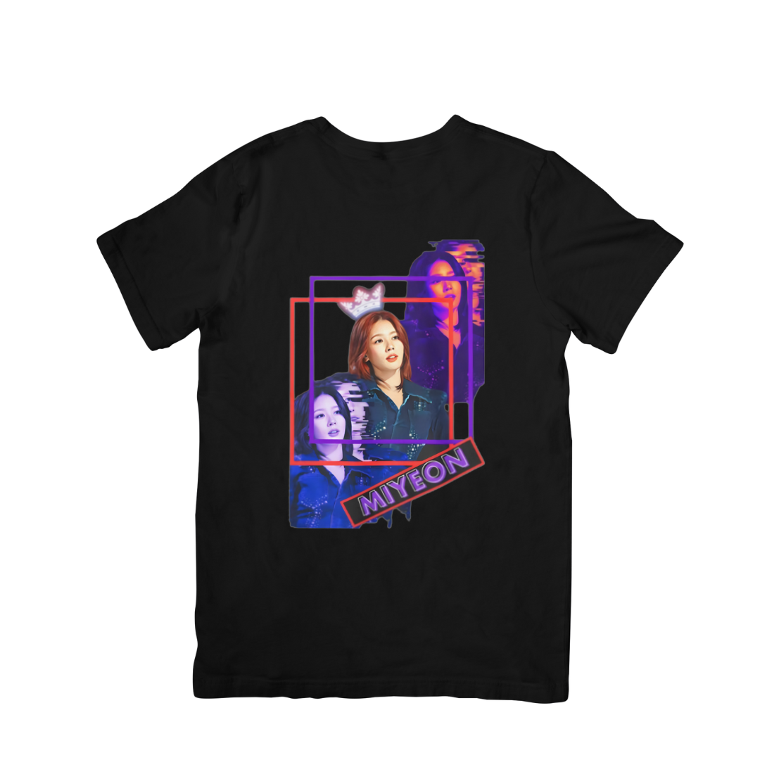 Camiseta Básica (G)i-dle Miyeon Graphic - preto