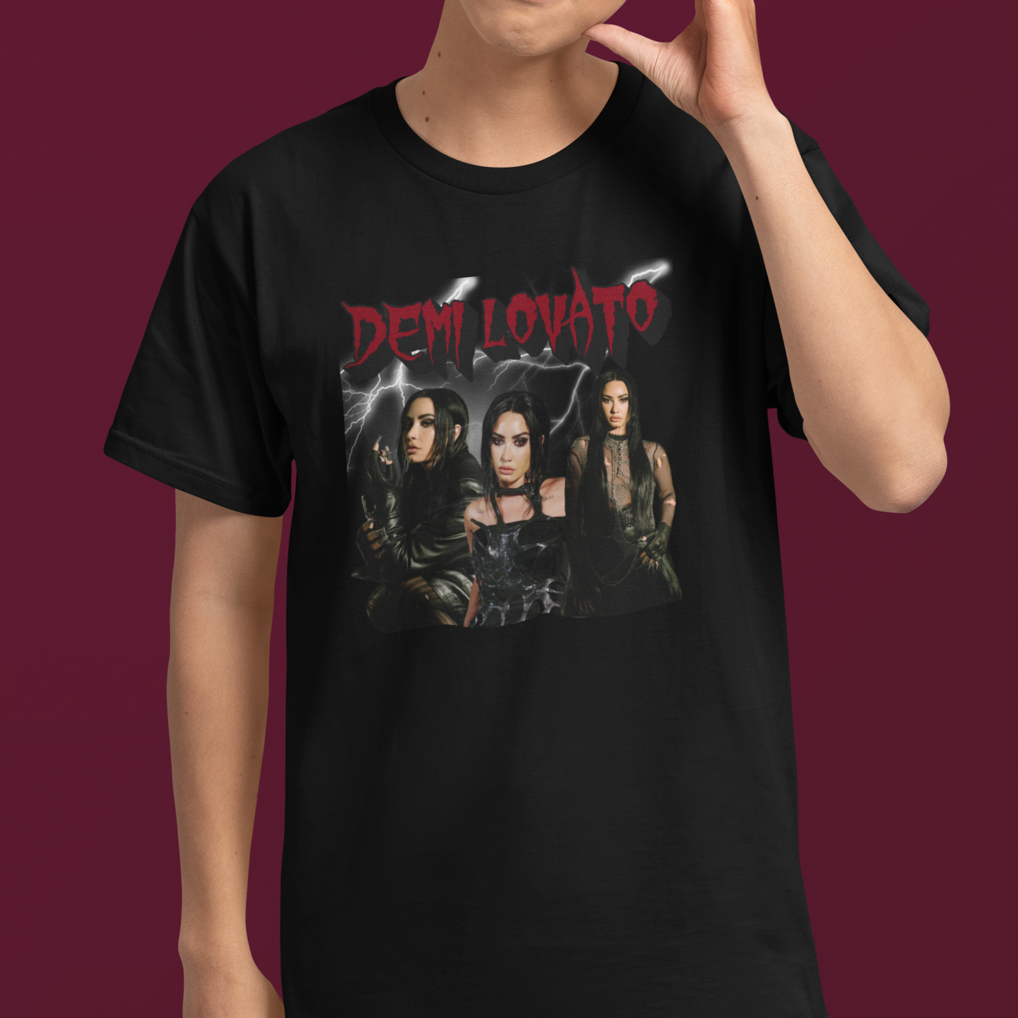 Camiseta Básica Demi Lovato Metal Collab