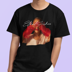 Camiseta Básica Ariana Grande Eternal Sunshine