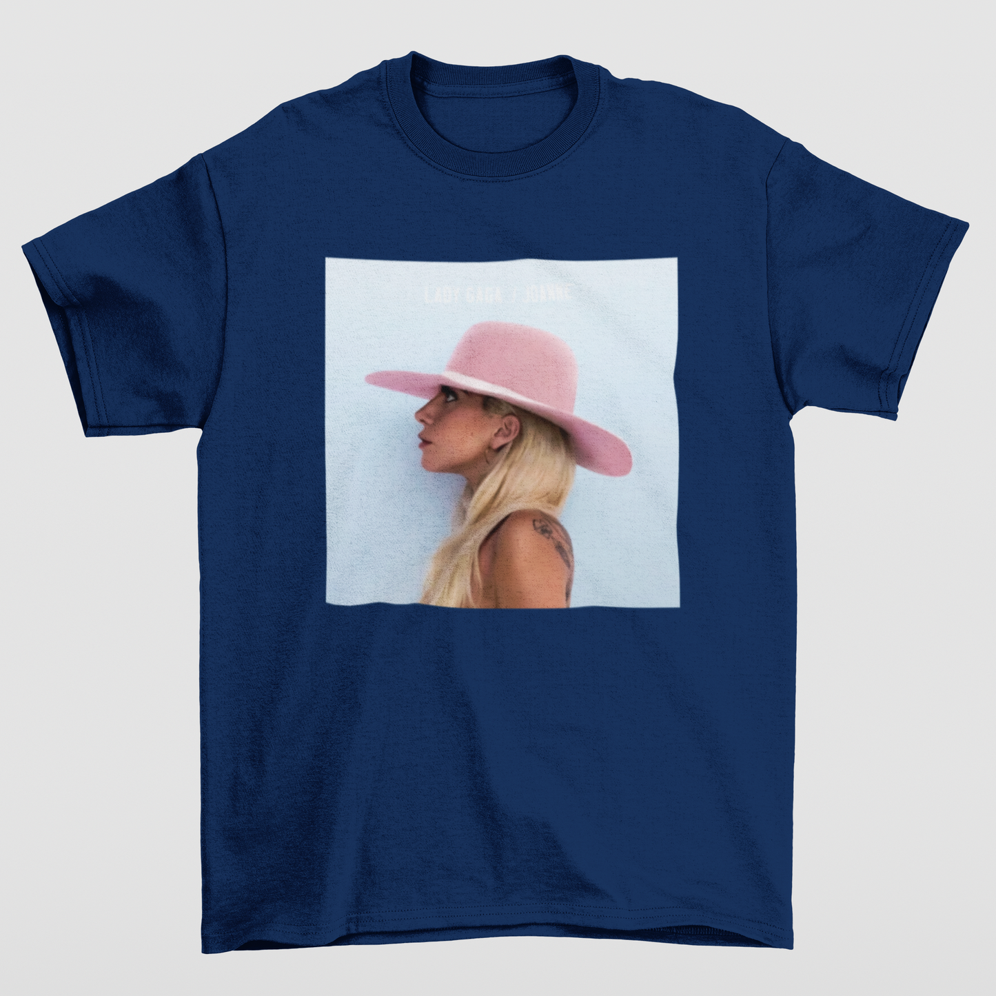 Camiseta Básica Lady Gaga Pink Hat