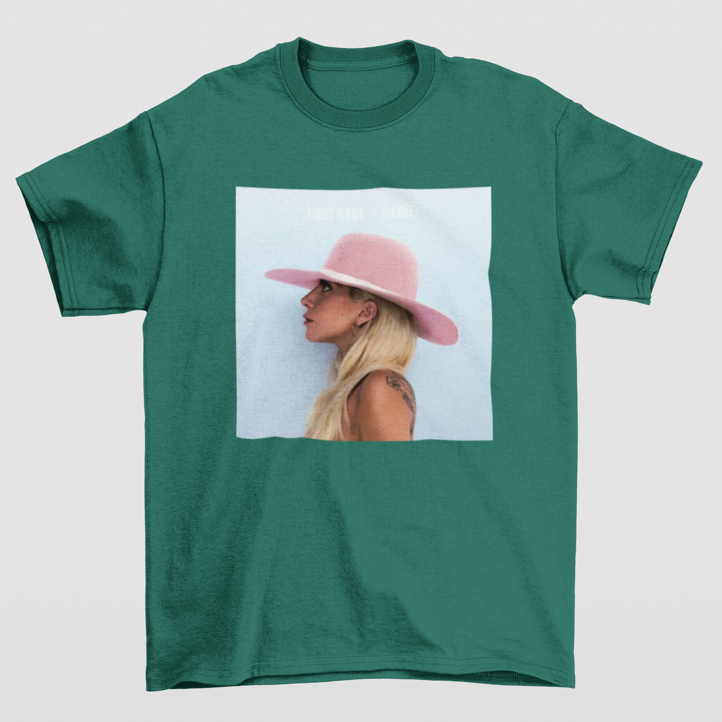 Camiseta Básica Lady Gaga Pink Hat