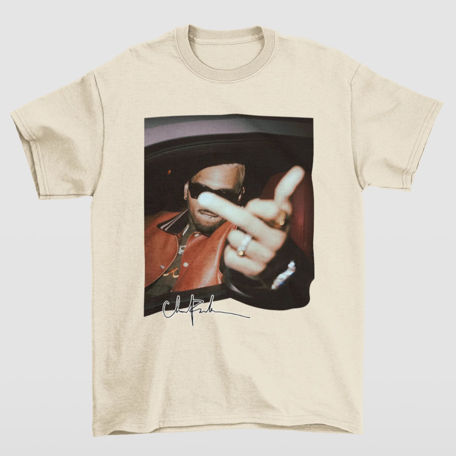 Camiseta Básica Chris Brown 11:11 Graphic- pérola