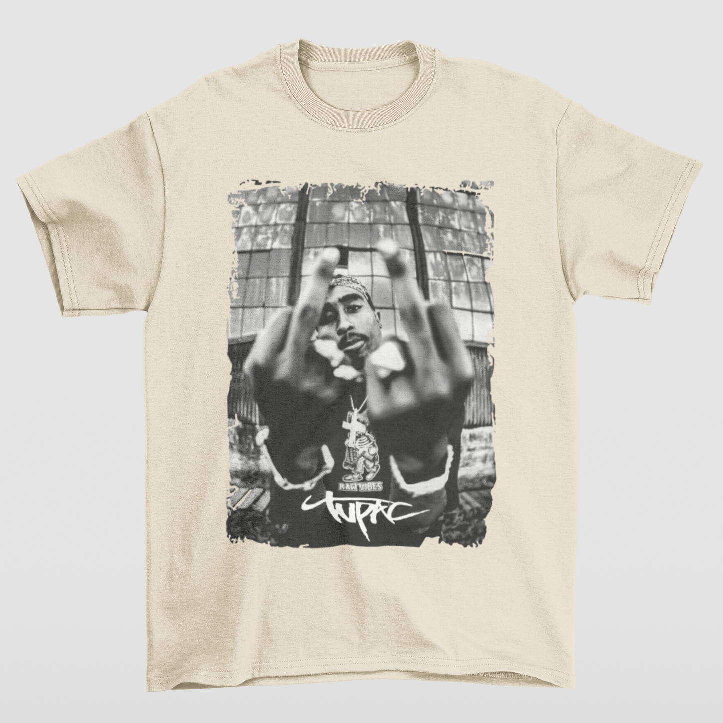 Camiseta Básica Tupac Aesthetic- pérola