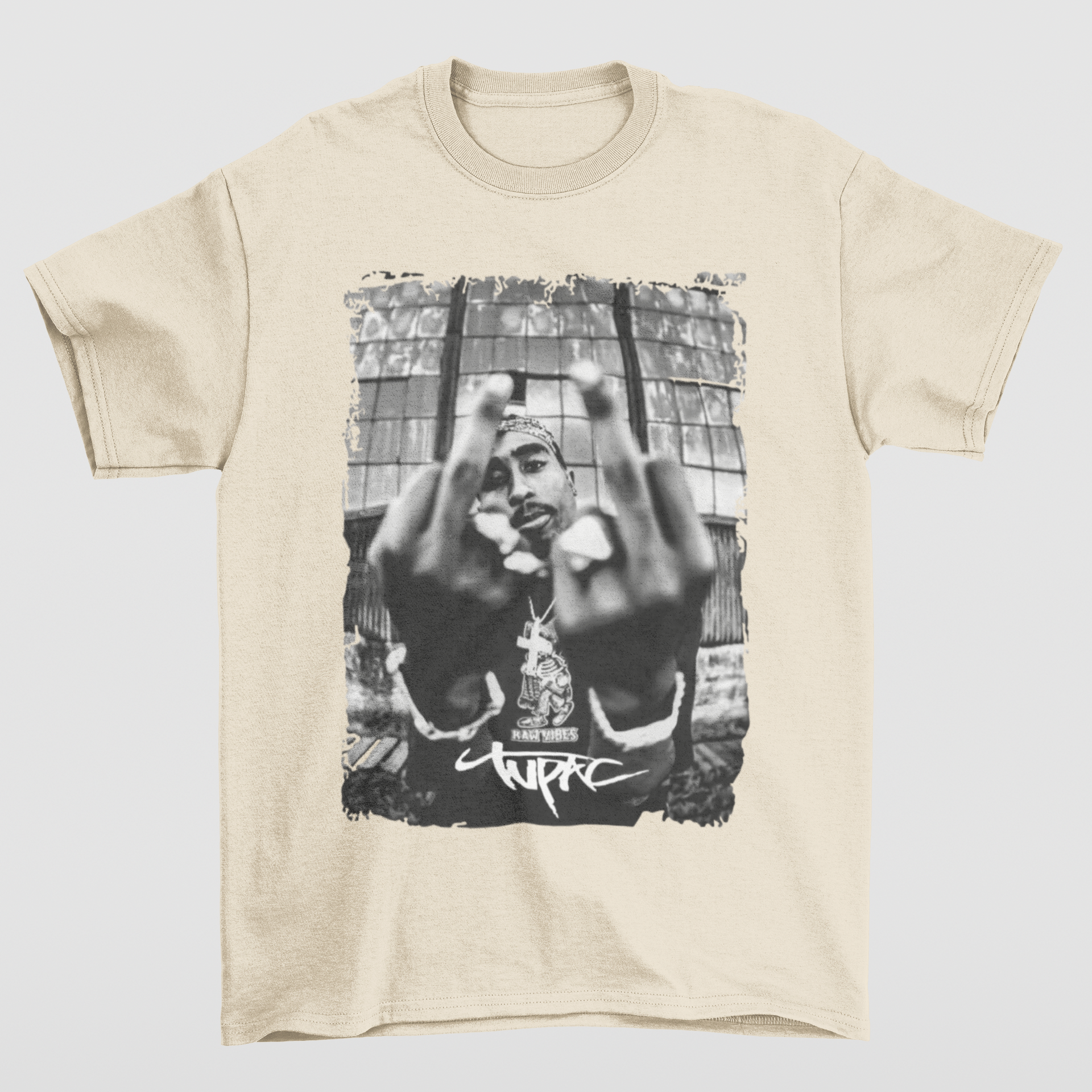 Camiseta Básica Tupac Aesthetic- pérola