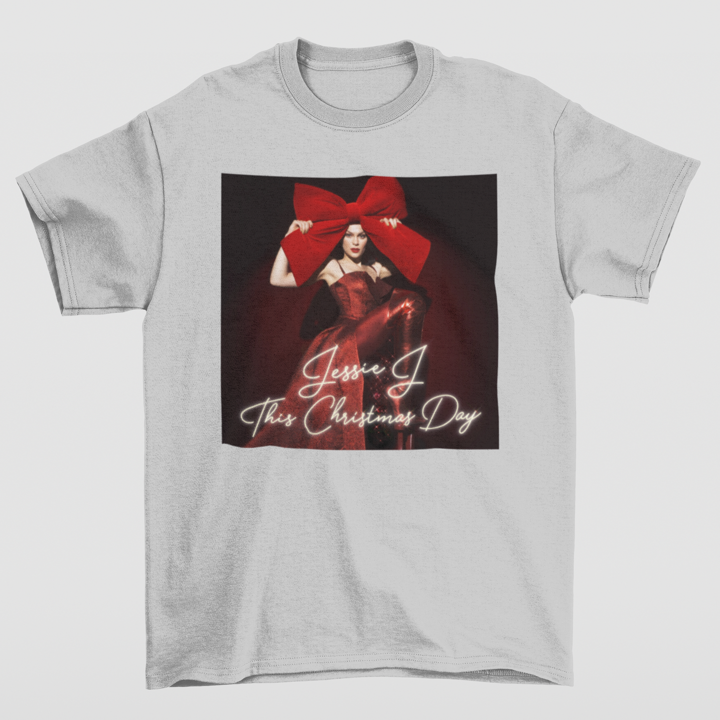 Camiseta Básica Jessie J. This Christmas Day- cinza
