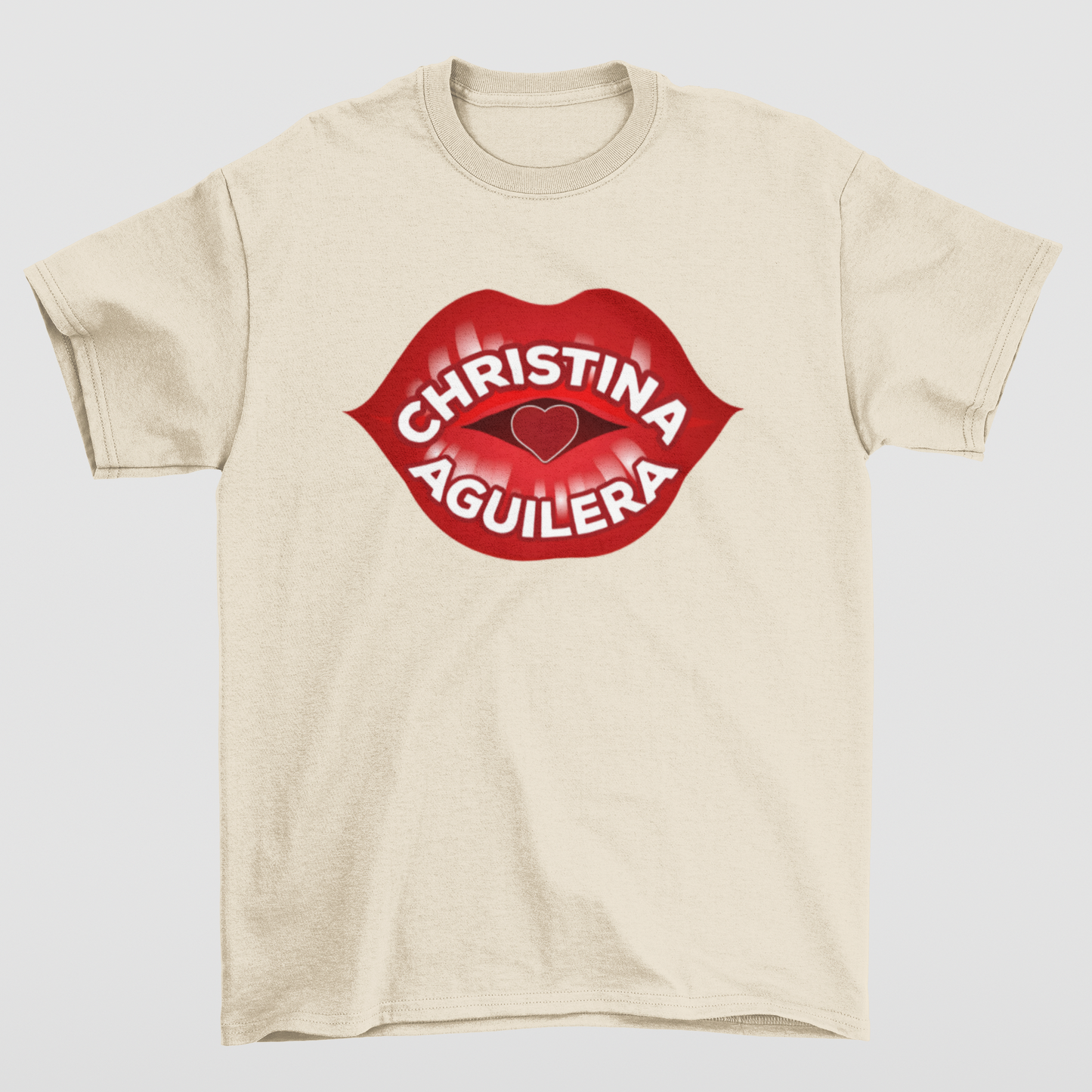 Camiseta Básica Christina Aguilera Kiss- pérola