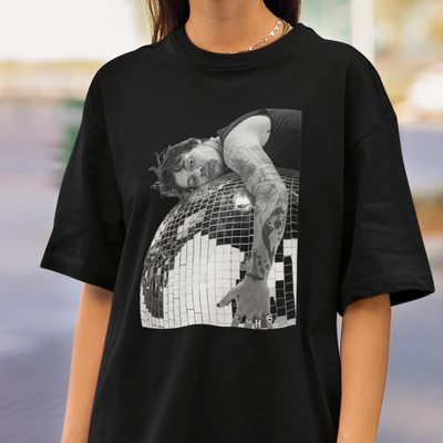 Camiseta Básica Harry Styles Photoshoot