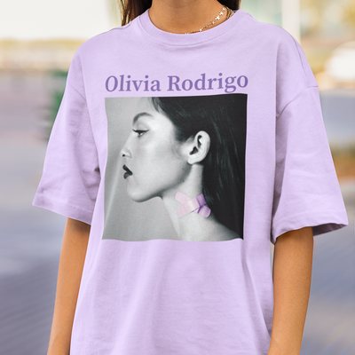 Camiseta Básica Face Olivia Rodrigo- lilás