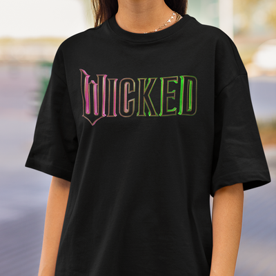 Camiseta Básica Halloween Ariana Grande Wicked