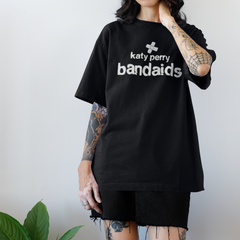 Camiseta Básica Katy Perry Bandaids Logo