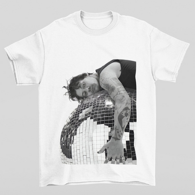 Camiseta Básica Harry Styles Photoshoot