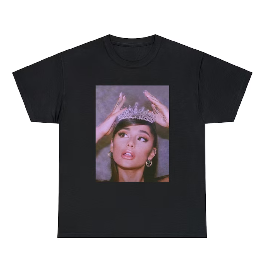 Camiseta Básica Ariana Grande Princess