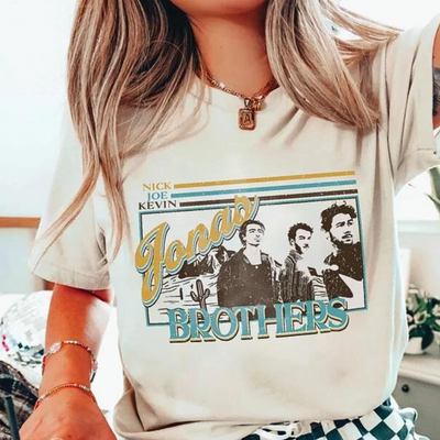 Camiseta Básica Jonas Brothers Retro Mood