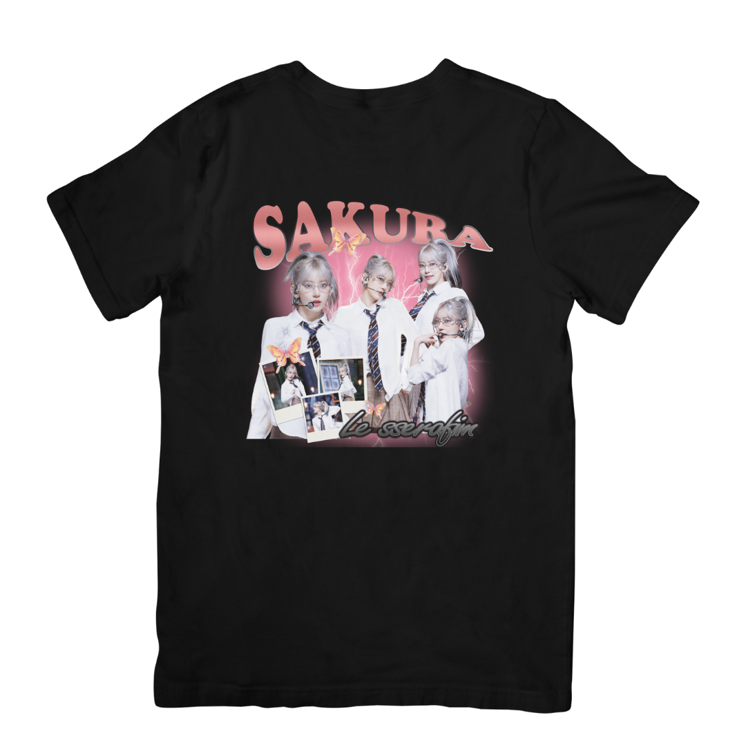 Camiseta Básica Le Sserafim Sakura Graphic - preto