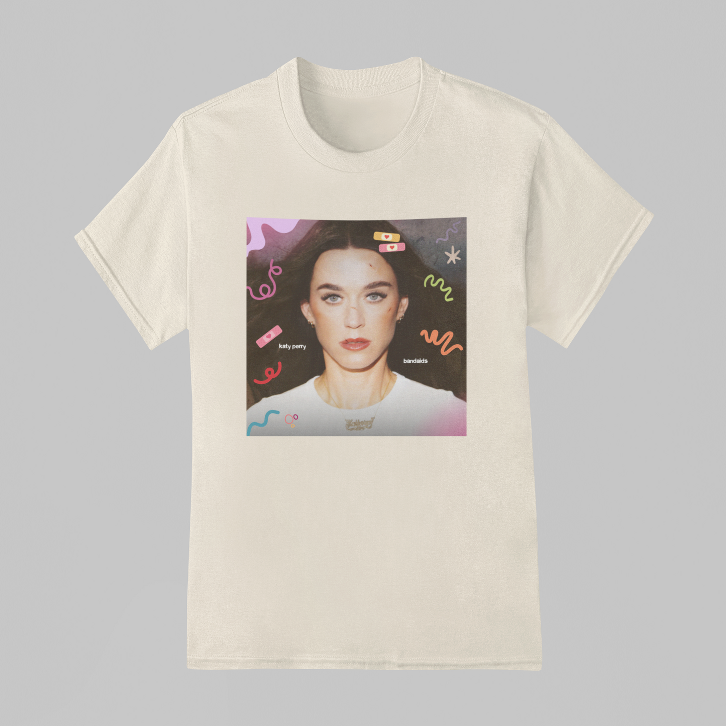 Camiseta Básica Katy Perry KP Bandaids Graphic