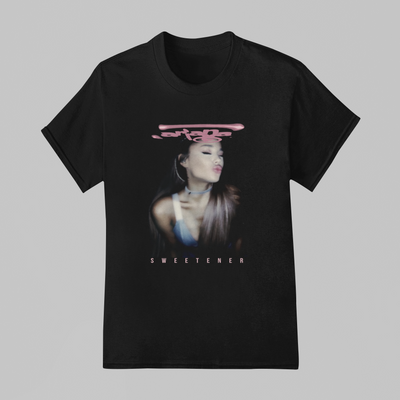 Camiseta Básica Ariana Grande Sweetener