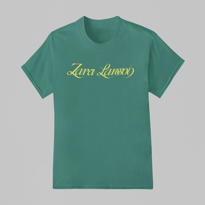 Camiseta Básica Zara Larsson Logo Name