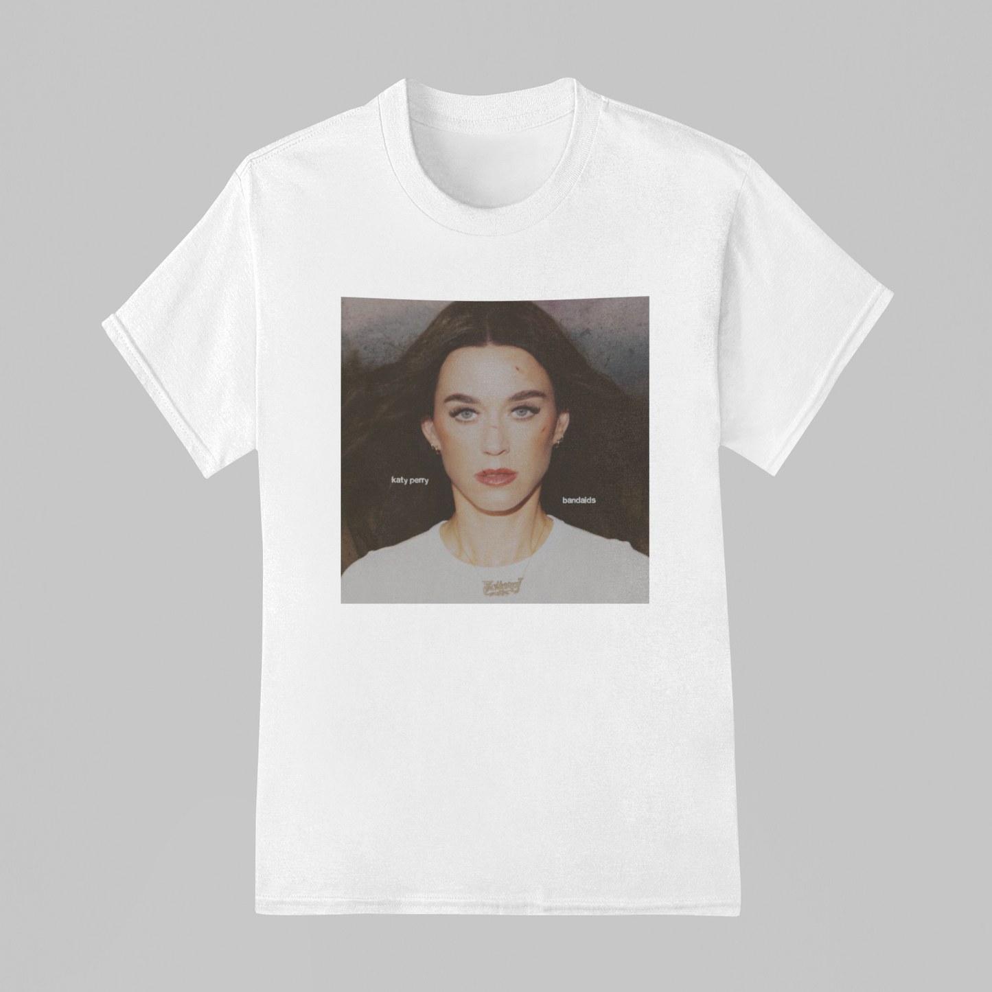 Camiseta Básica Katy Perry Bandaids