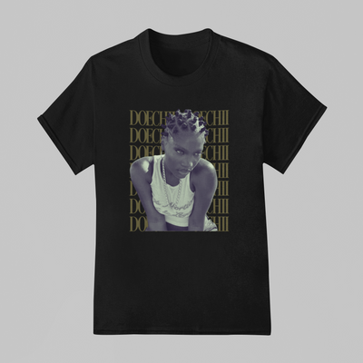 Camiseta Básica Doechii Photo Name