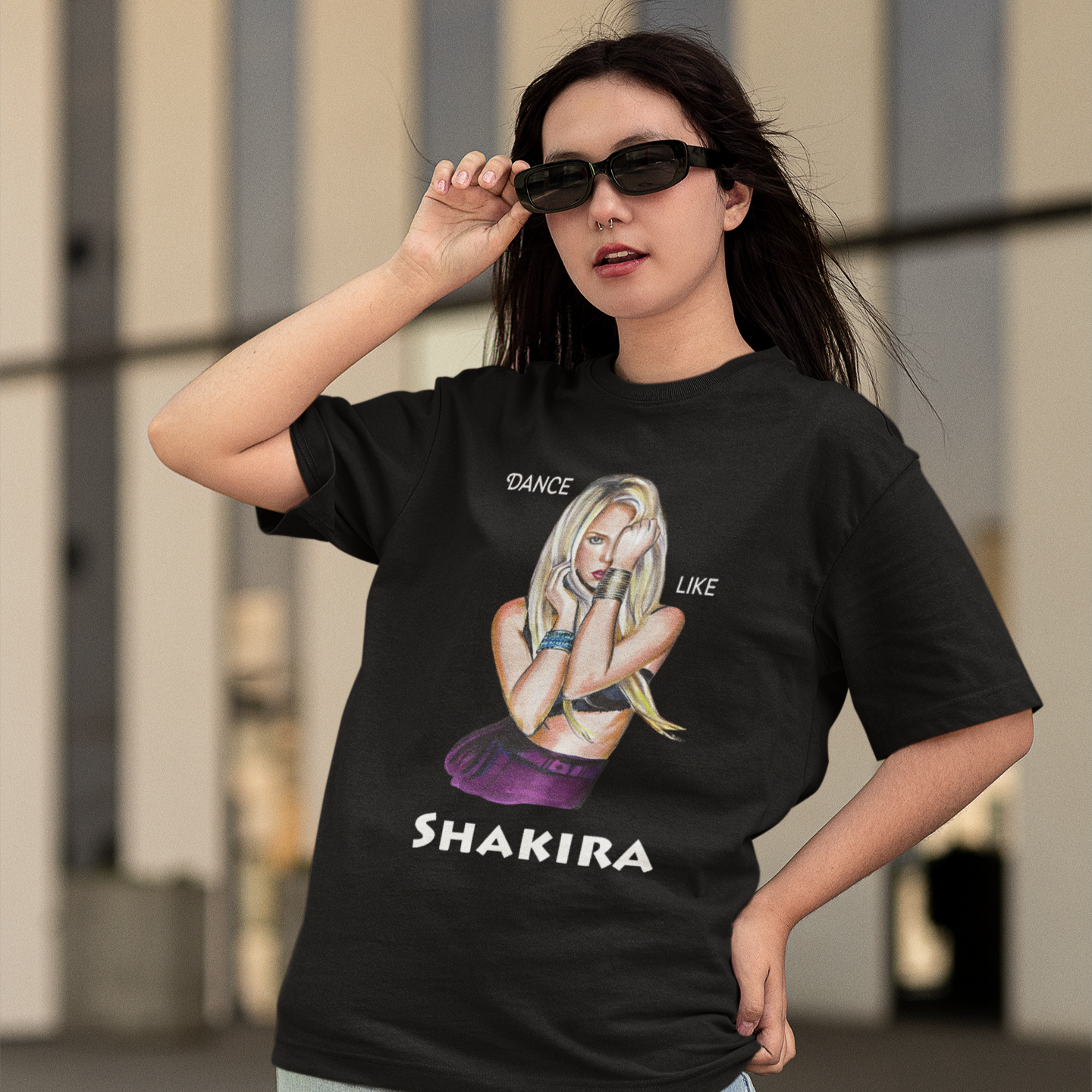 Camiseta Básica Dance Like Shakira- preto