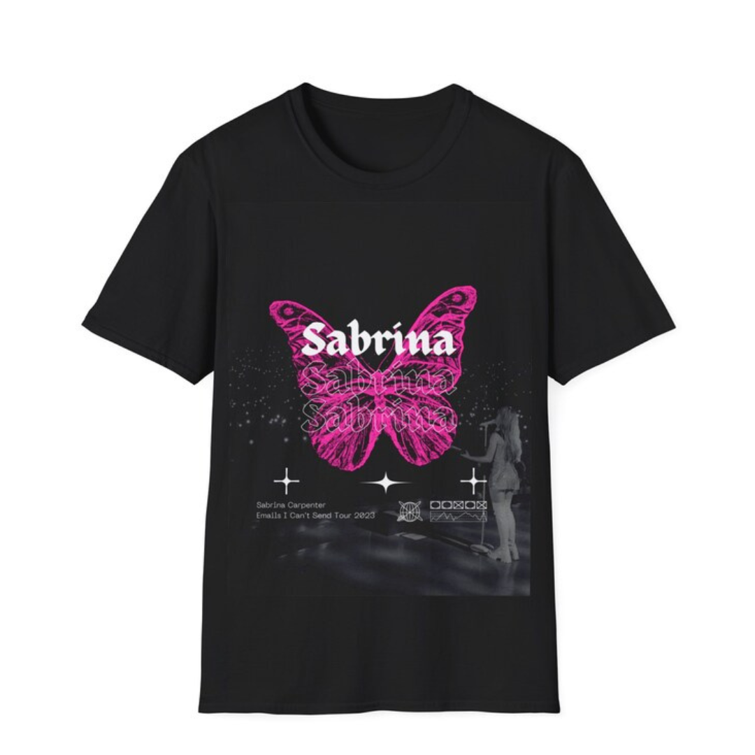 Camiseta Básica Sabrina Carpenter Tour Graphic Preto