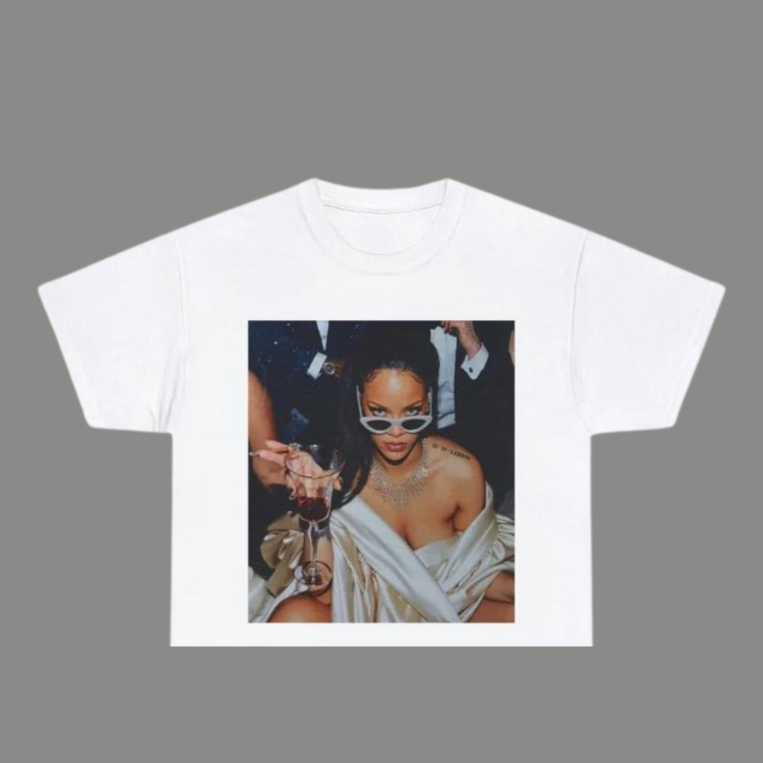 Camiseta Cropped Rihanna Vintage
