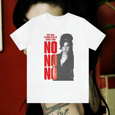 Camiseta Básica Amy Winehouse Vintage