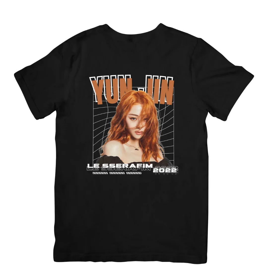 Camiseta Básica Le Sserafim Yunjin Graphic – Saoko