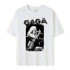 Camiseta Básica Lady Gaga Middle Finger