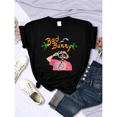 Camiseta Básica Bad Bunny Cartoon